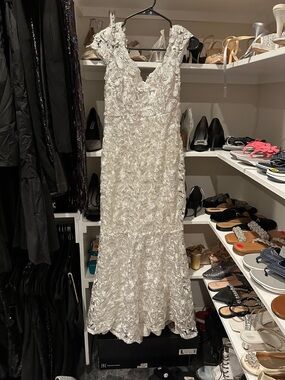 Ivory Lace V-Neck Evening Gown - Elegant Women's Dress lace wedding dress